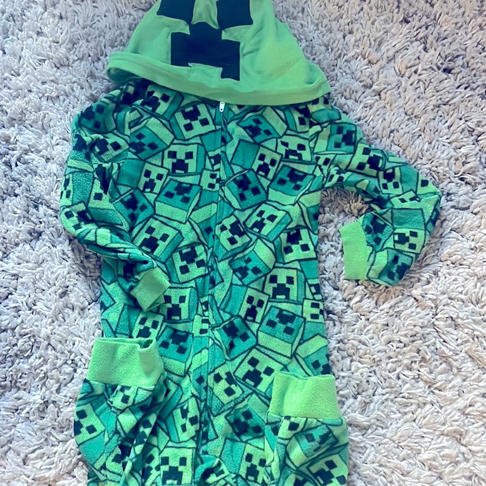 MINECRAFT creeper non footed hooded onesie size XS